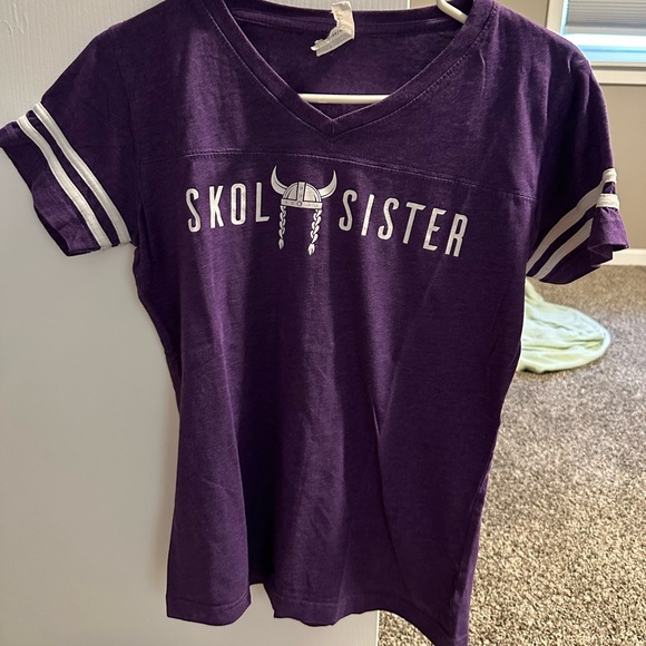 Minnesota Vikings Skol Sister t-shirt! - Picture 1 of 2